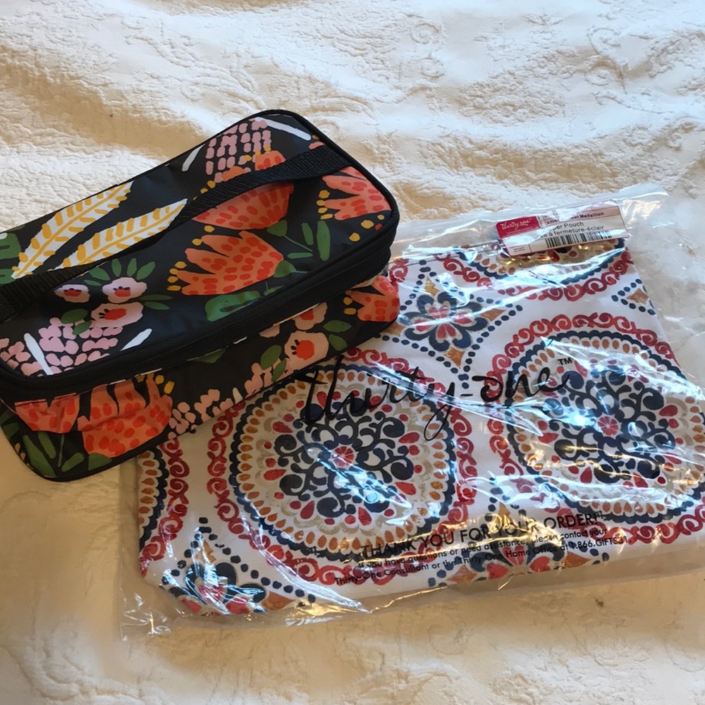 Set of 2 Thirty One bags